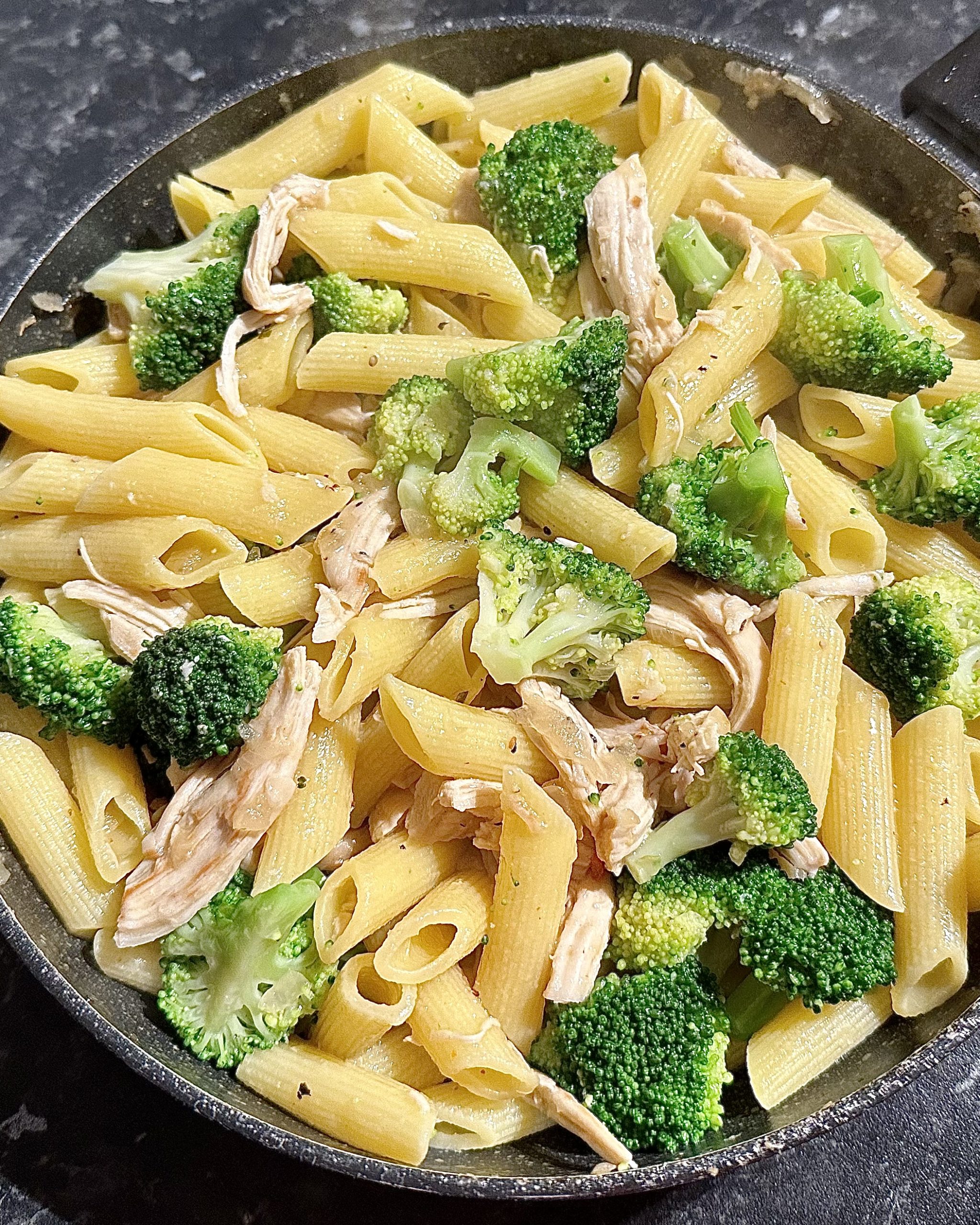 Creamy Chicken & Broccoli Pasta