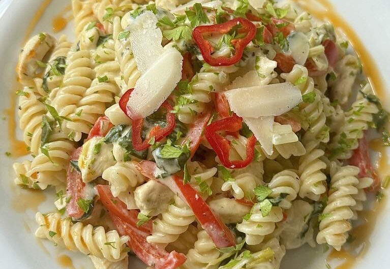 Chicken, Spinach & Red Pepper Alfredo